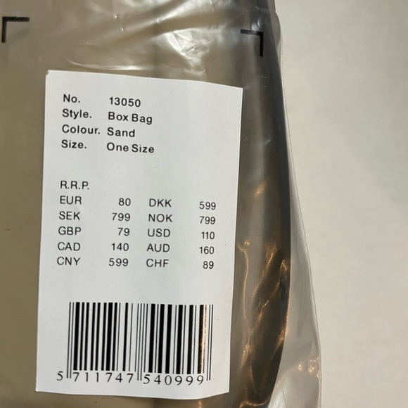 NWT Rains Box Bag Should Crossbody Bag Waterproof Sand Color - Picture 14 of 16